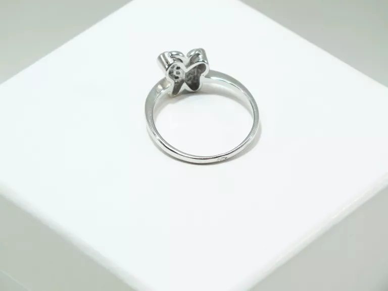 rewelacyjny-srebrny-pierscionek-motylek-25-g-stan-powystawowy