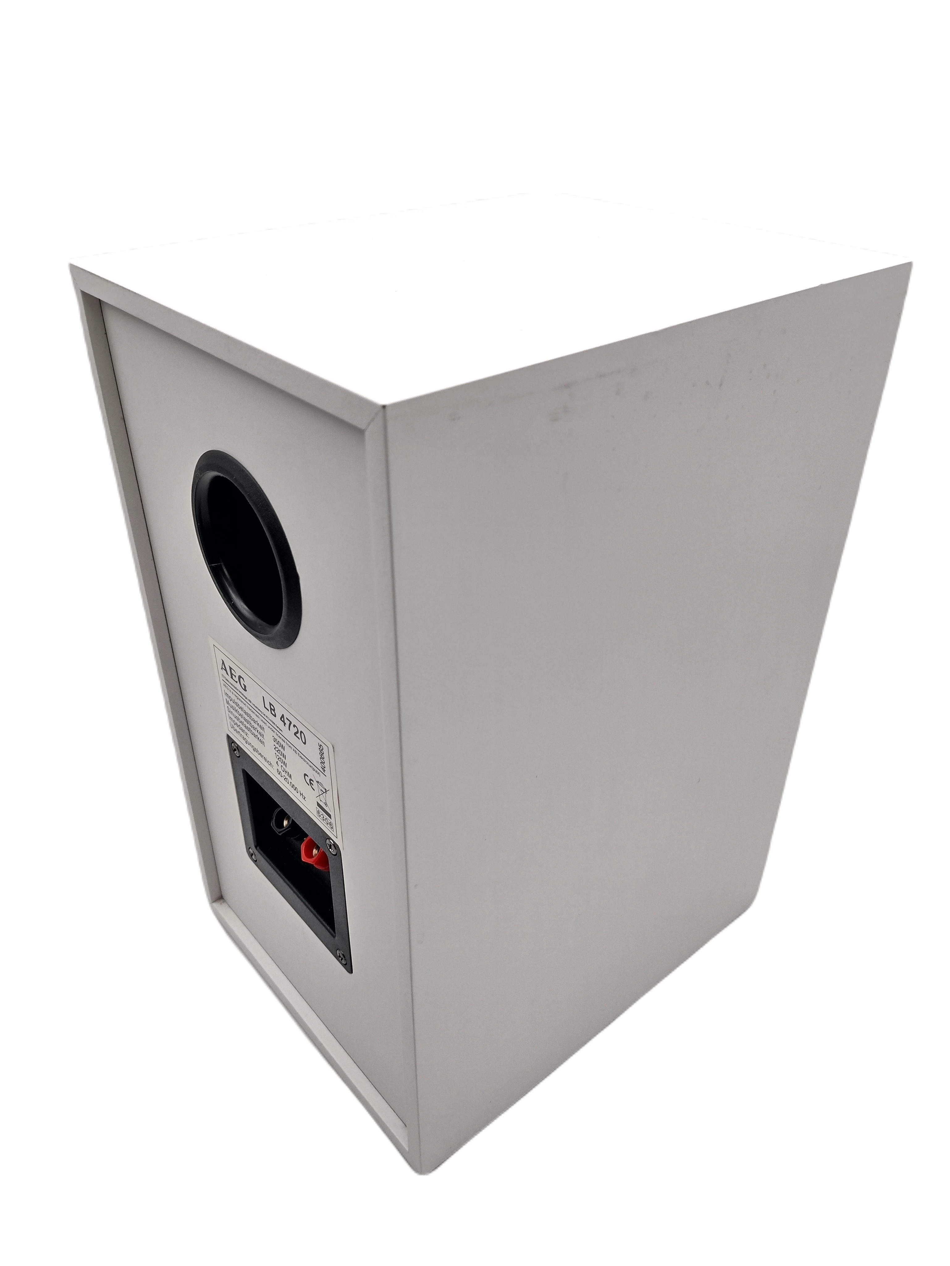 zestaw-glosnikowkolumn-aeg-lb-4720-konstrukcja-bass-reflex