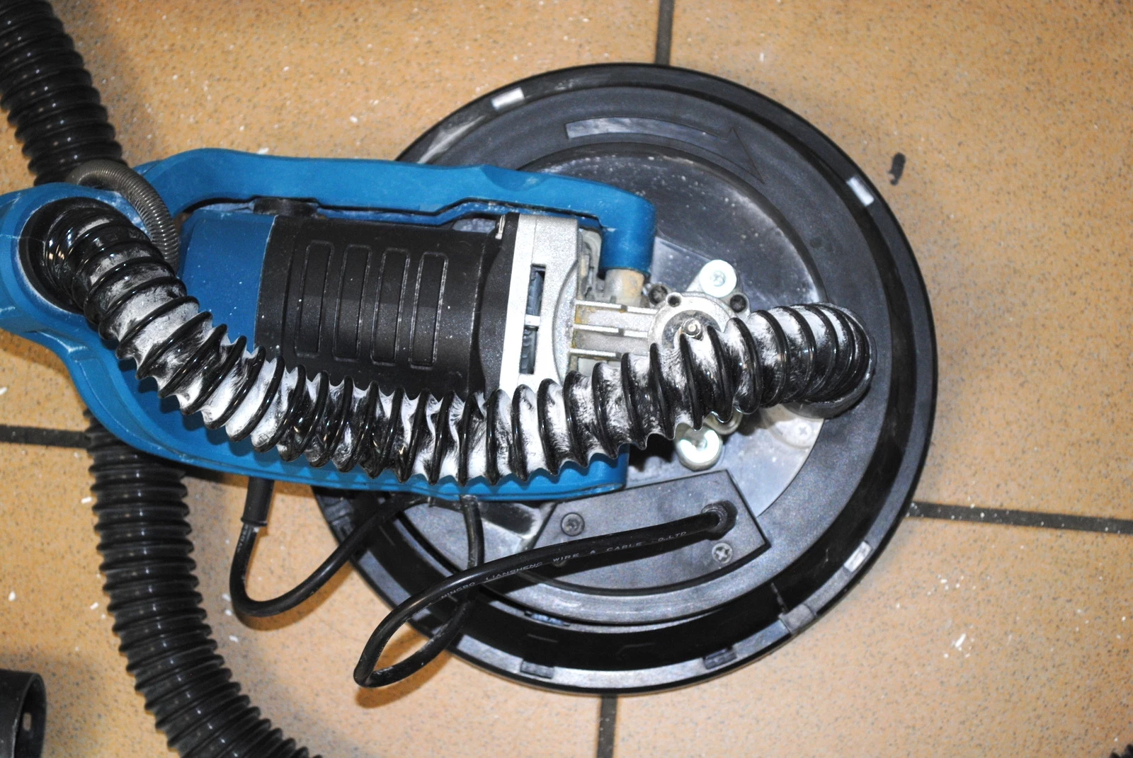 zyrafa-szlifierka-black-42602-futeral-dworcowa-28-zielona-gora