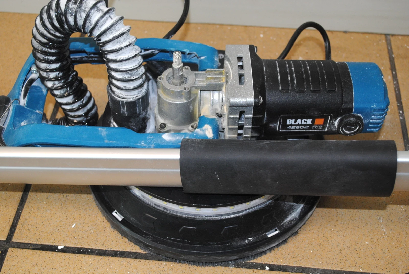 zyrafa-szlifierka-black-42602-futeral-rodzaj-zasilania-sieciowa