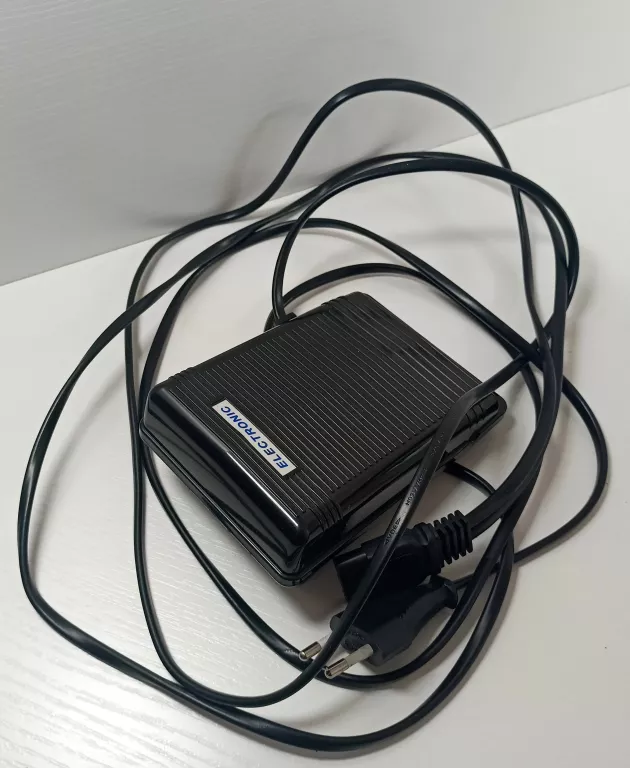 maszyna-do-szycia-lucznik-444-katarzyna-kolor-dominujacy-bialy