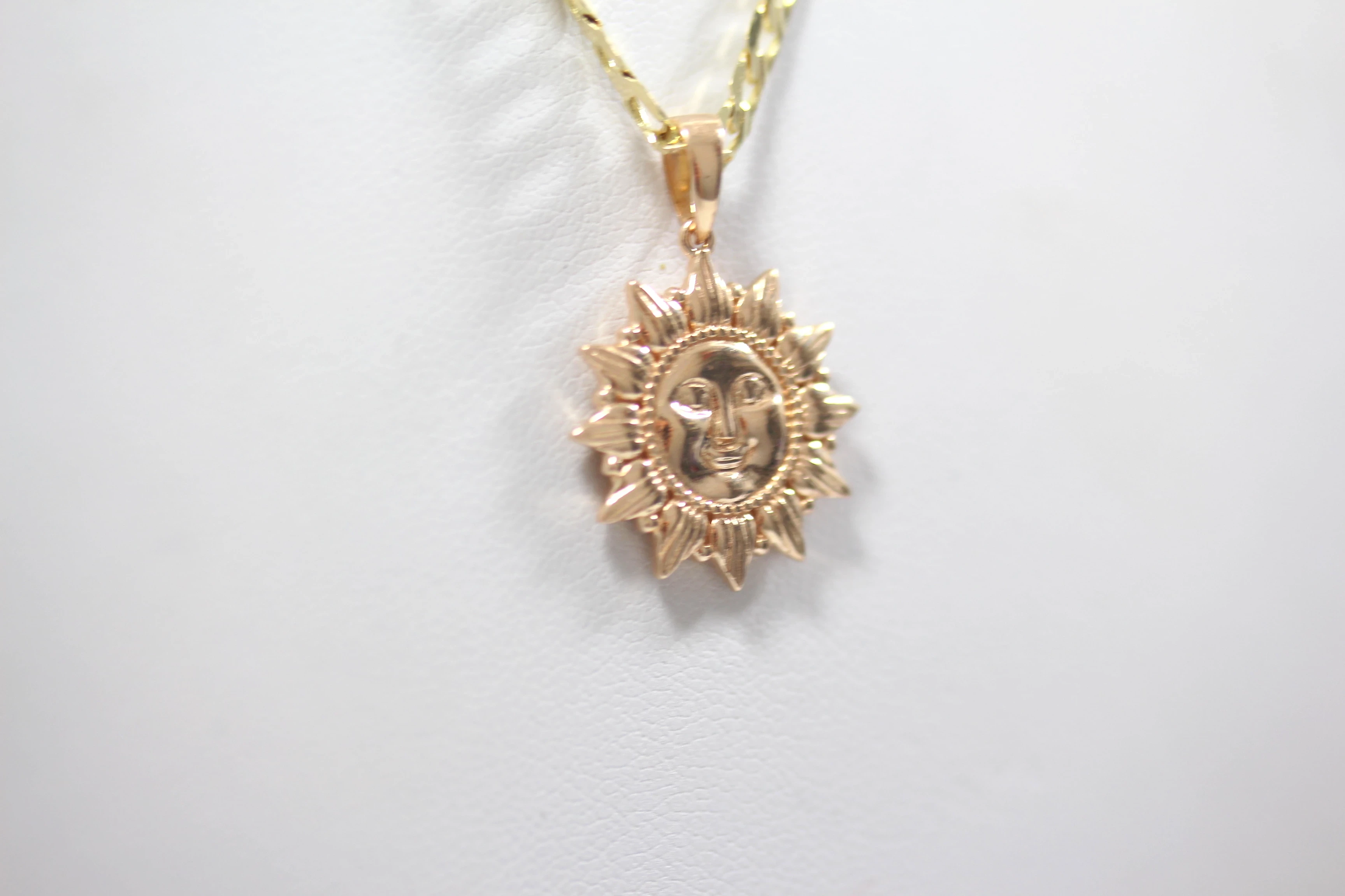 zlota-zawieszka-slonce-585-479g-kamien-bez-kamienia