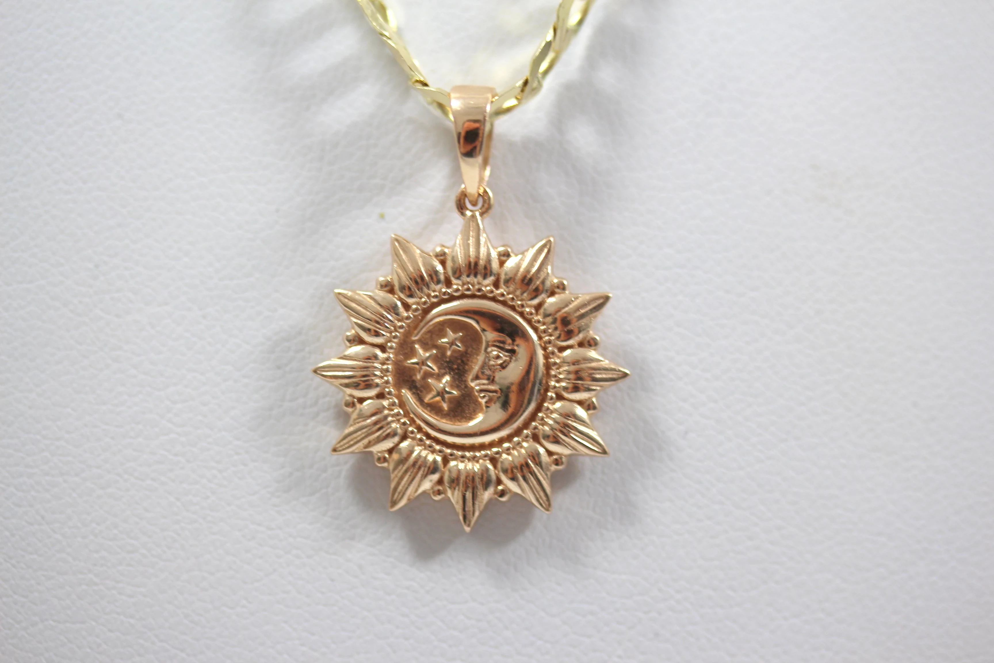 zlota-zawieszka-slonce-585-479g-aleje-jerozolimskie-33-warszawa-bis