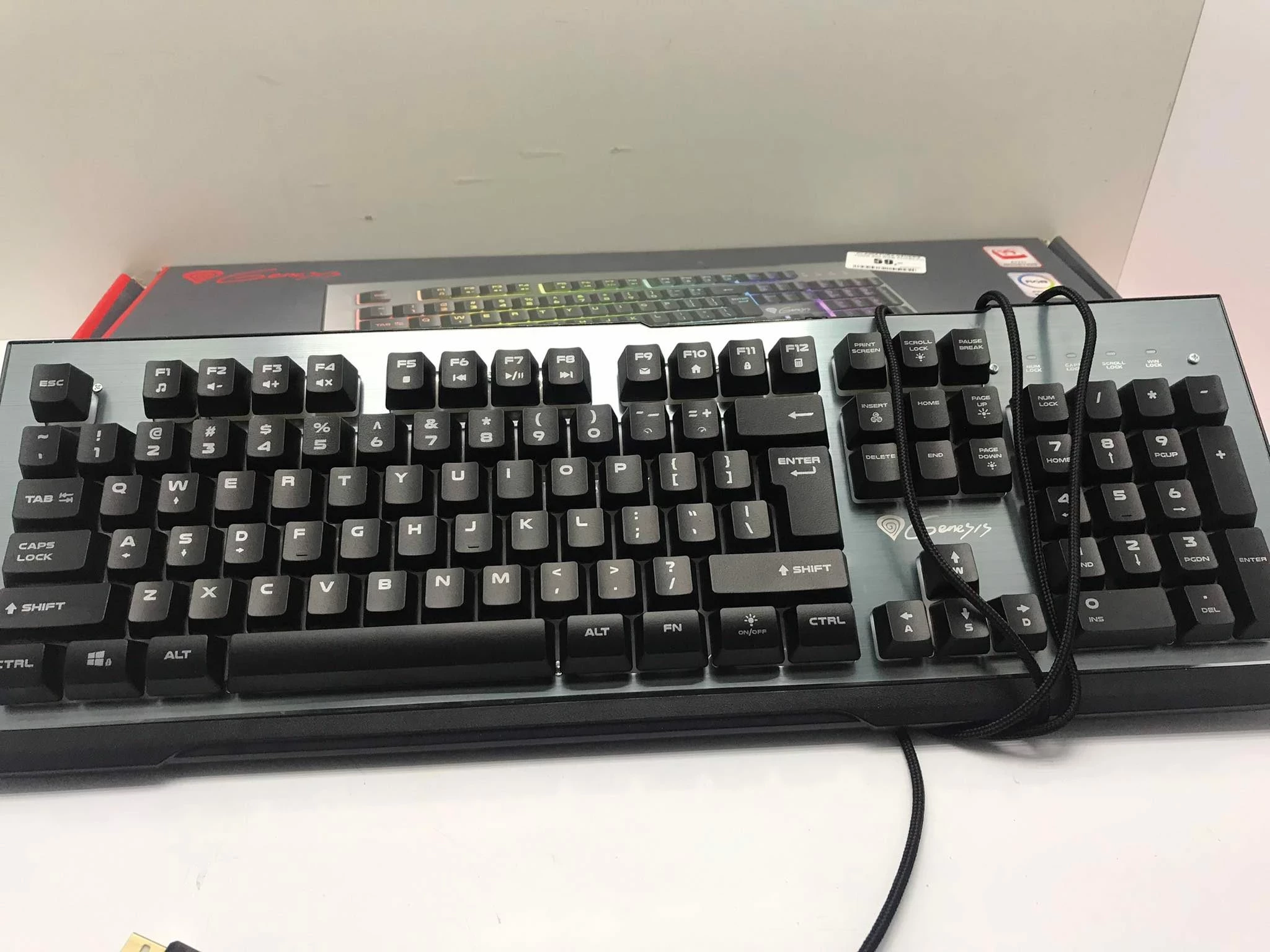 klawiatura-genesis-thor-500-rgb-pudelko-czarnieckiego-57-ostroda