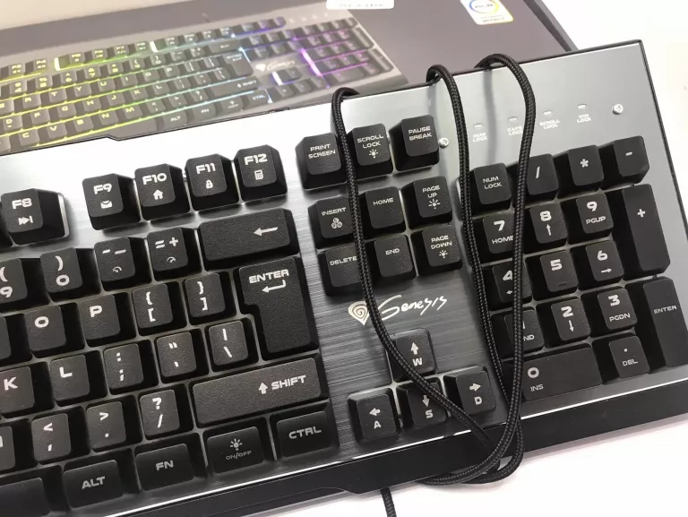 klawiatura-genesis-thor-500-rgb-pudelko-marka-genesis