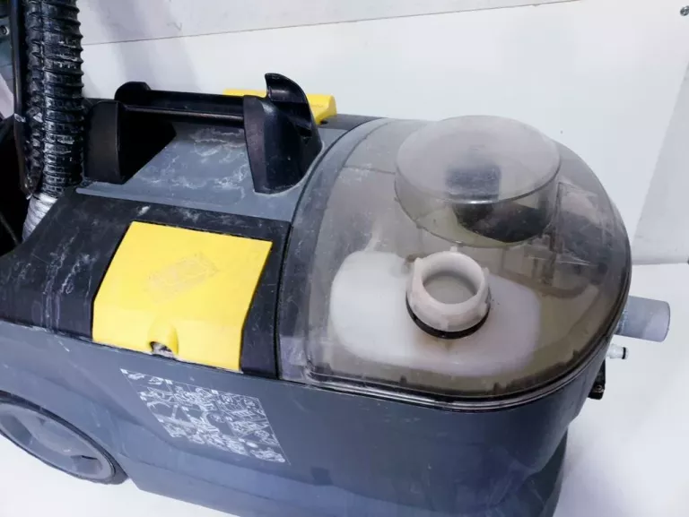 ODKURZACZ PIORĄCY KARCHER PUZZI 10/2 | OKAZJA