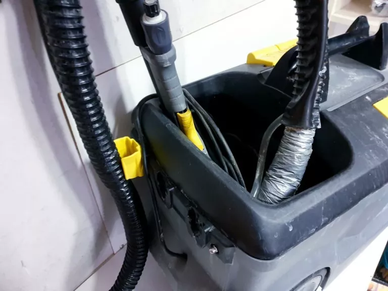 ODKURZACZ PIORĄCY KARCHER PUZZI 10/2 | OKAZJA