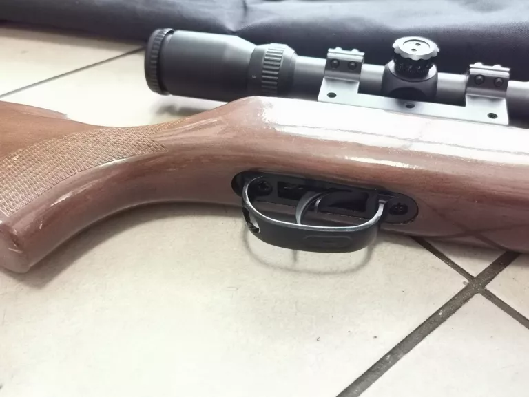 wiatrowka-crosman-summit-45mm-z-luneta-3-9x40-material-kolby-drewno