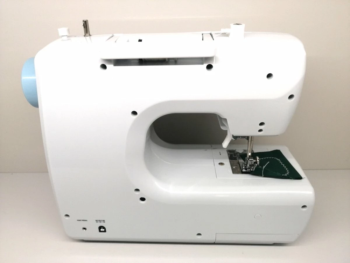 maszyna-do-szycia-lucznik-everyday-marka-lucznik