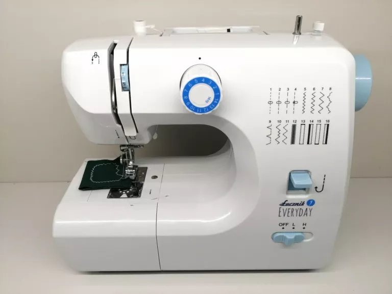 maszyna-do-szycia-lucznik-everyday-kolor-dominujacy-bialy