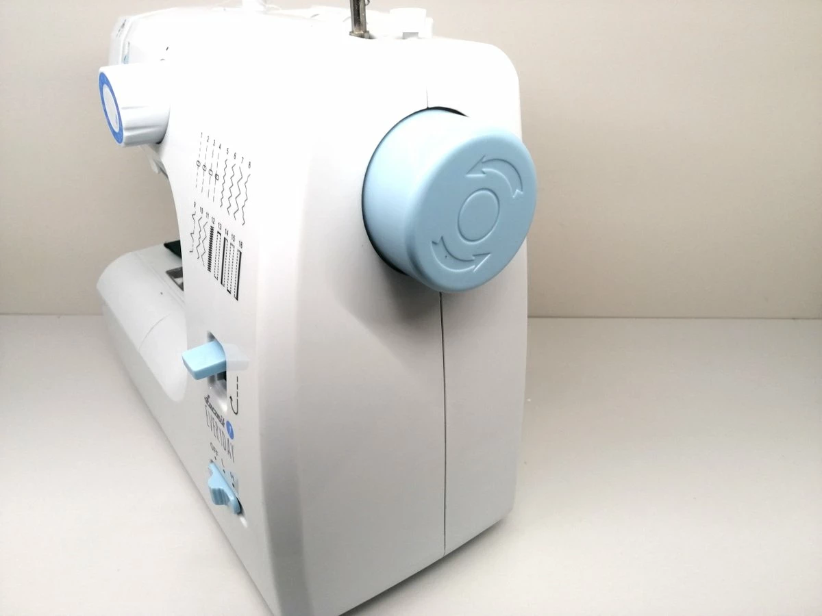 maszyna-do-szycia-lucznik-everyday-model-everyday