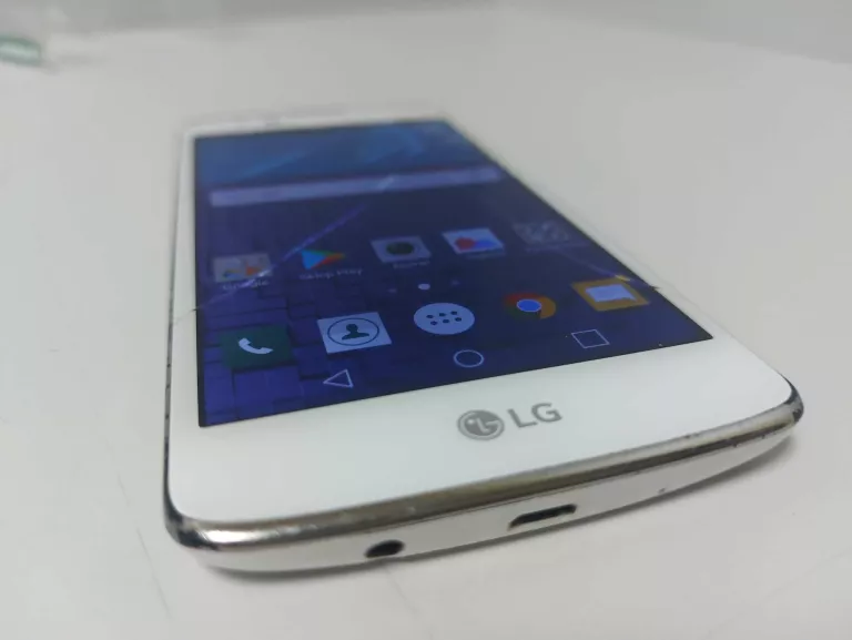 TELEFON LG K8 ZBITY
