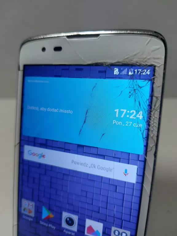 TELEFON LG K8 ZBITY