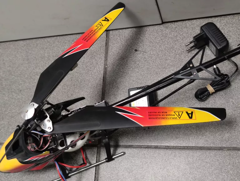 ZDALNIE STEROWANY 4-KANAŁOWY HELIKOPTER SIMULUS