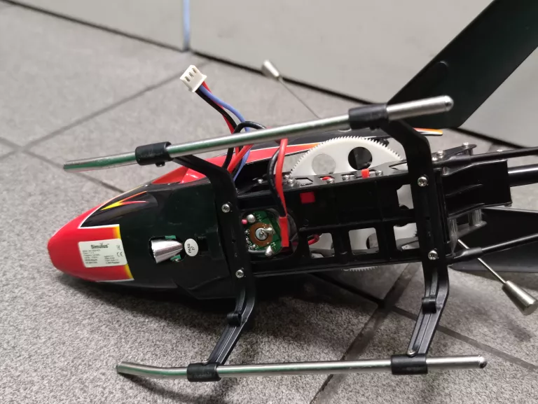 ZDALNIE STEROWANY 4-KANAŁOWY HELIKOPTER SIMULUS