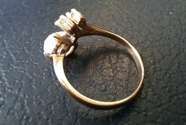 PIERSCIONEK 585 3,04G  R.13 (17MM)