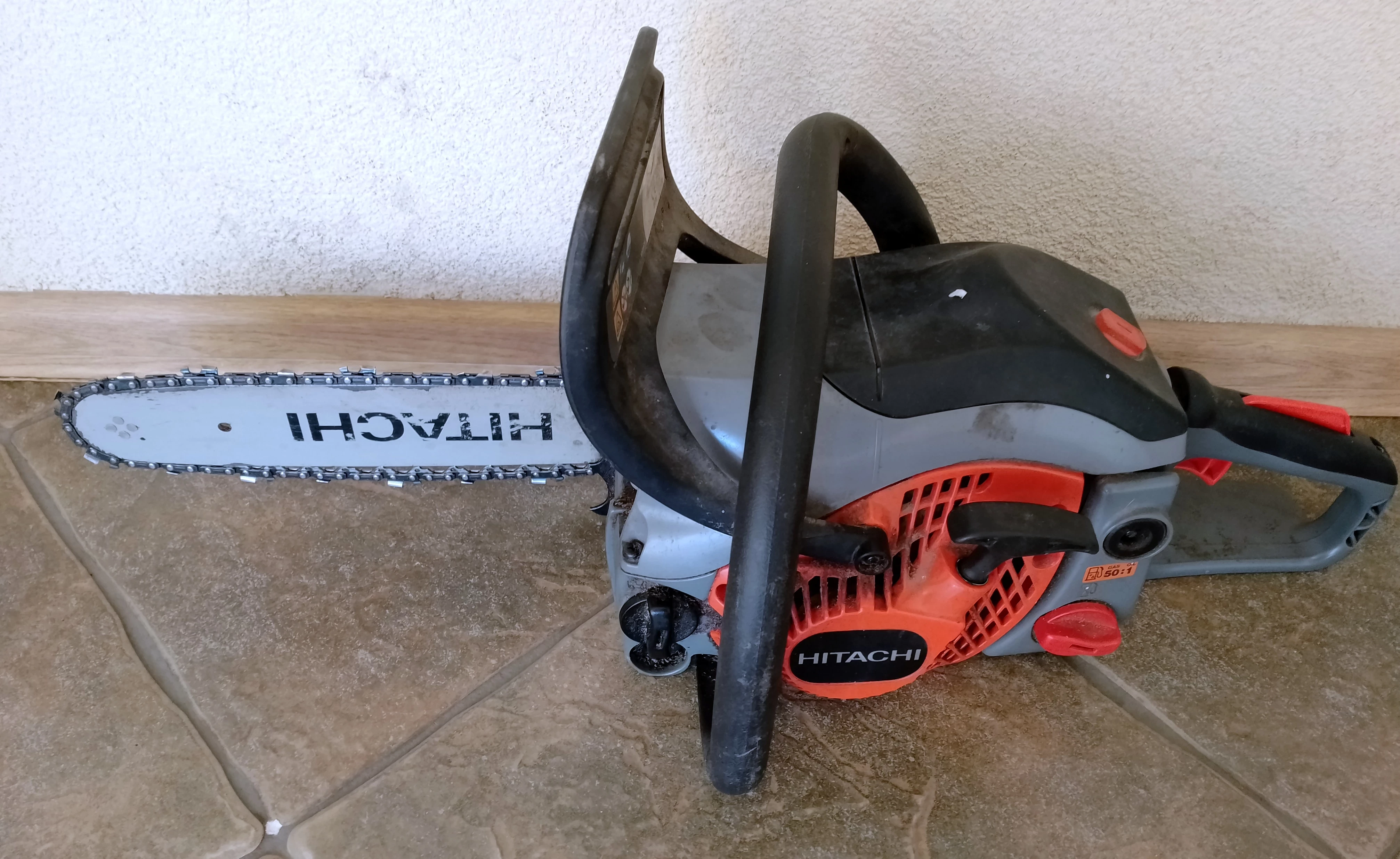 pila-lancuchowa-spalinowa-hitachi-cs33eb-stan-uzywany