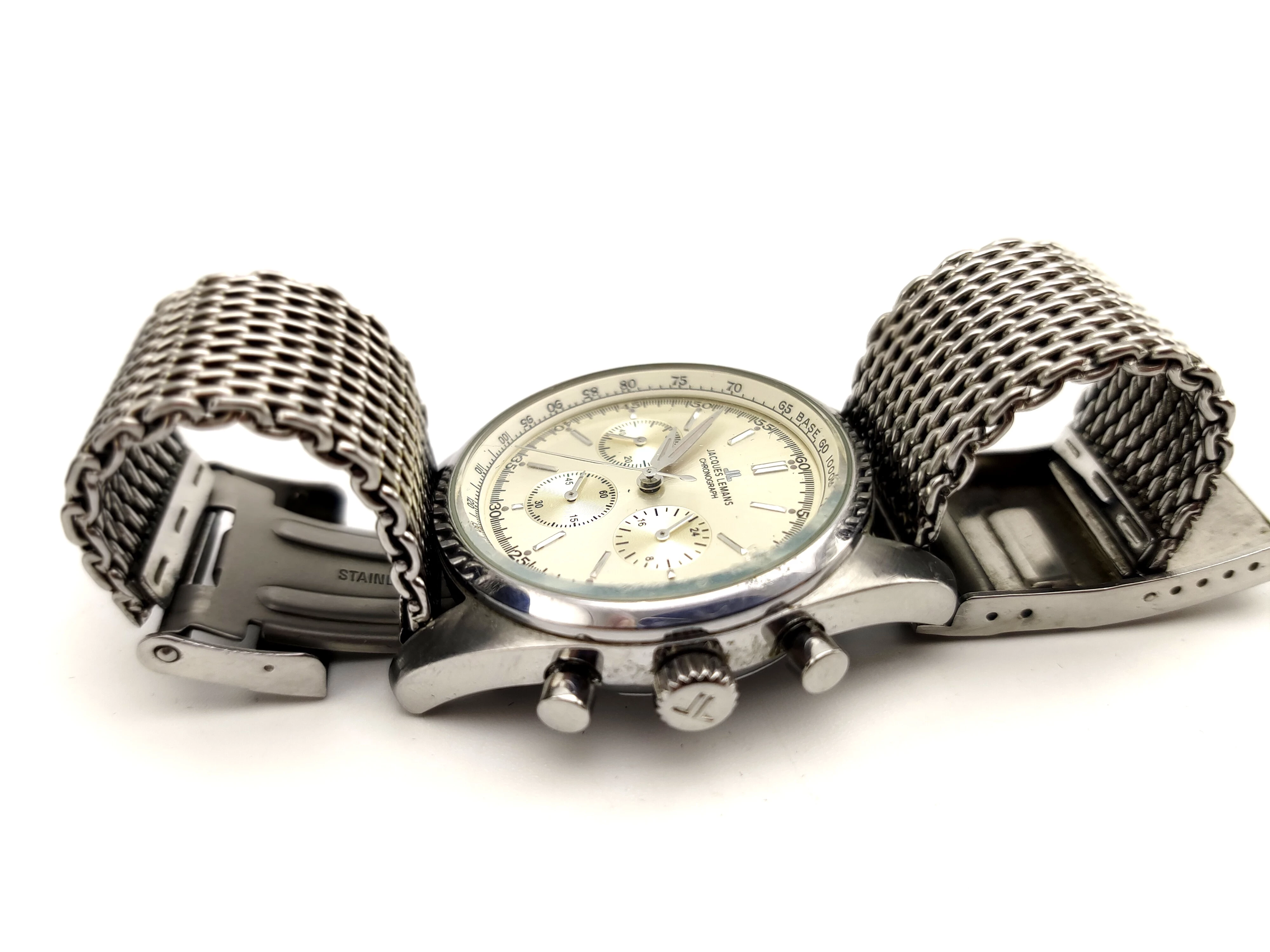 zegarek-jacques-lemans-1561b-funkcje-datownik