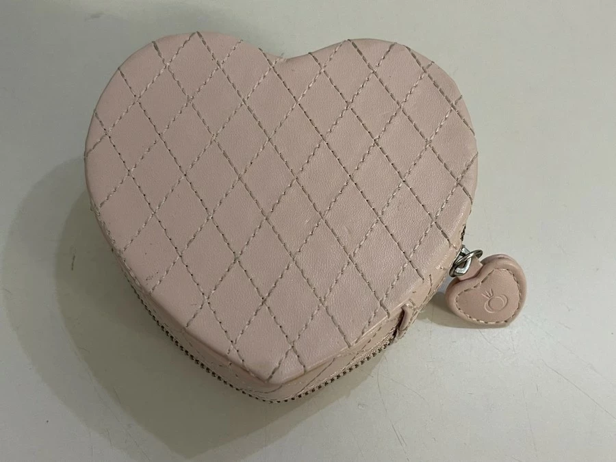 szkatulka-pandora-kolor-dominujacy-205826-1041839