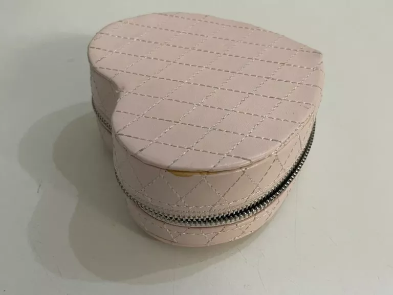 szkatulka-pandora-cechy-207578-512