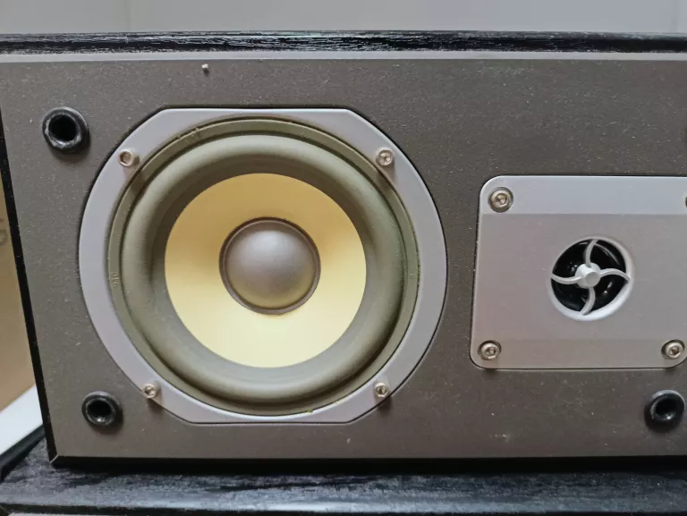 GŁOŚNIKI PODŁOGOWE M-AUDIO HTS700