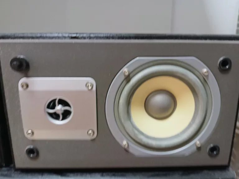 GŁOŚNIKI PODŁOGOWE M-AUDIO HTS700
