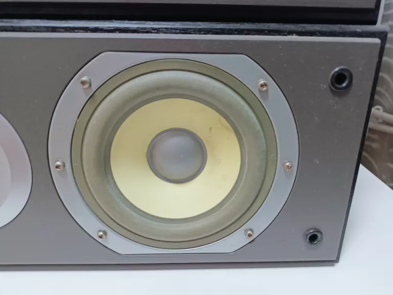 GŁOŚNIKI PODŁOGOWE M-AUDIO HTS700