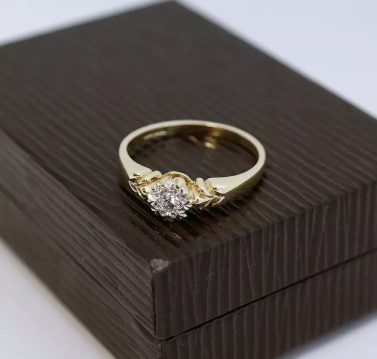 zloty-pierscionek-z-brylantem-014ct-pr-375-r-15-rudnickiego-10-warszawa