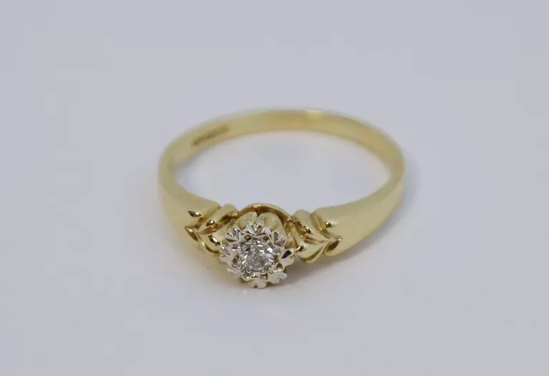 zloty-pierscionek-z-brylantem-014ct-pr-375-r-15-material-zloto