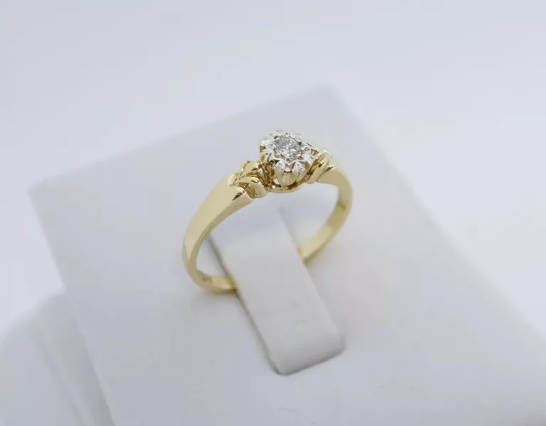 zloty-pierscionek-z-brylantem-014ct-pr-375-r-15-plec-produkt-damski