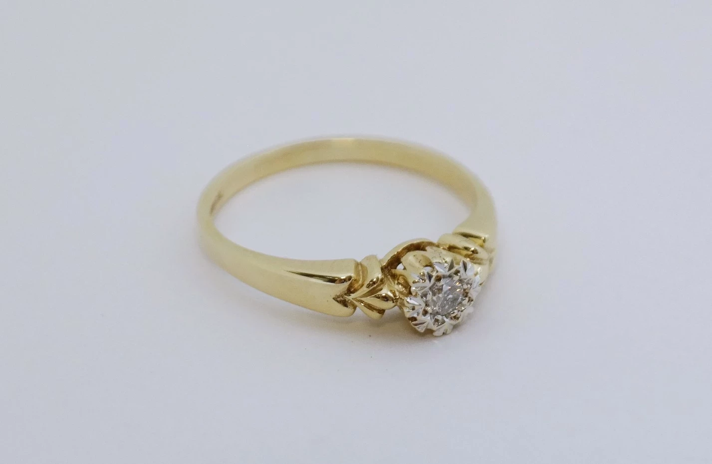 zloty-pierscionek-z-brylantem-014ct-pr-375-r-15-rodzaj-klasyczne