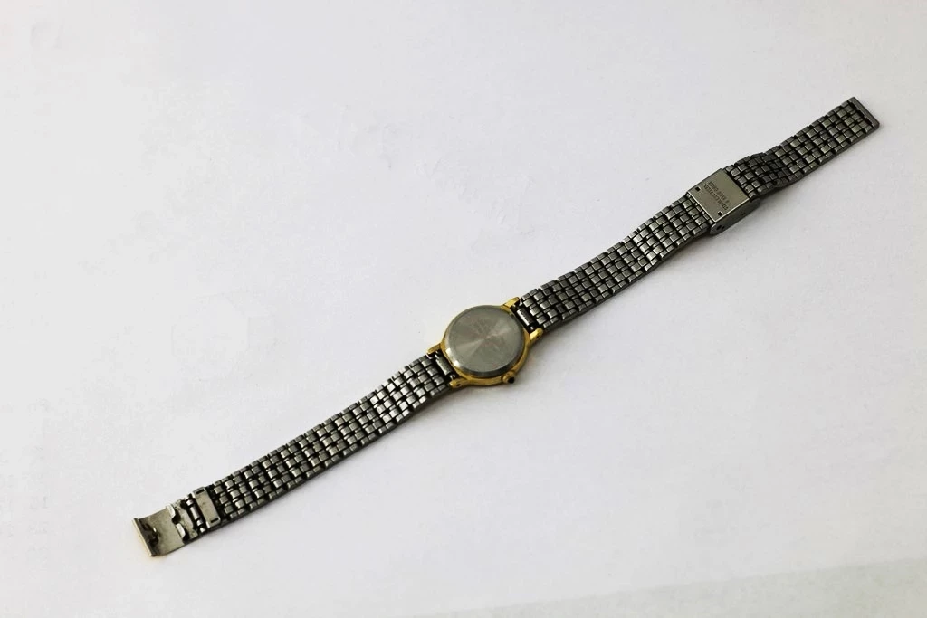 zegarek-lorus-v810-0210-ksztalt-koperty-okragla