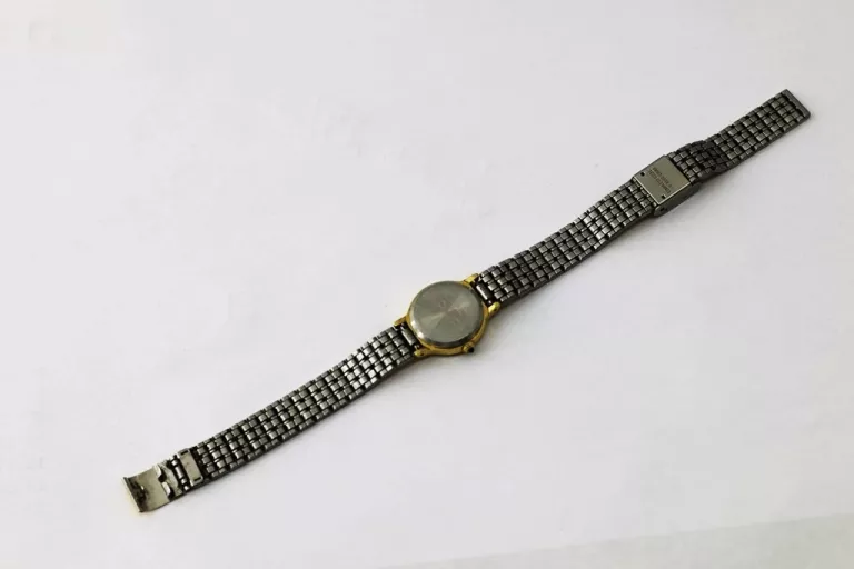 zegarek-lorus-v810-0210-ksztalt-koperty-okragla