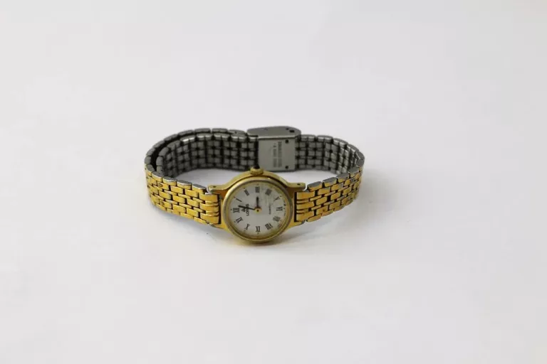 zegarek-lorus-v810-0210-mechanizm-kwarcowy