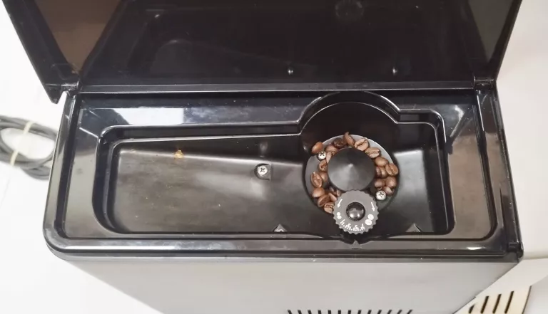 EKSPRES DO KAWY DELONGHI ESAM 2200.S