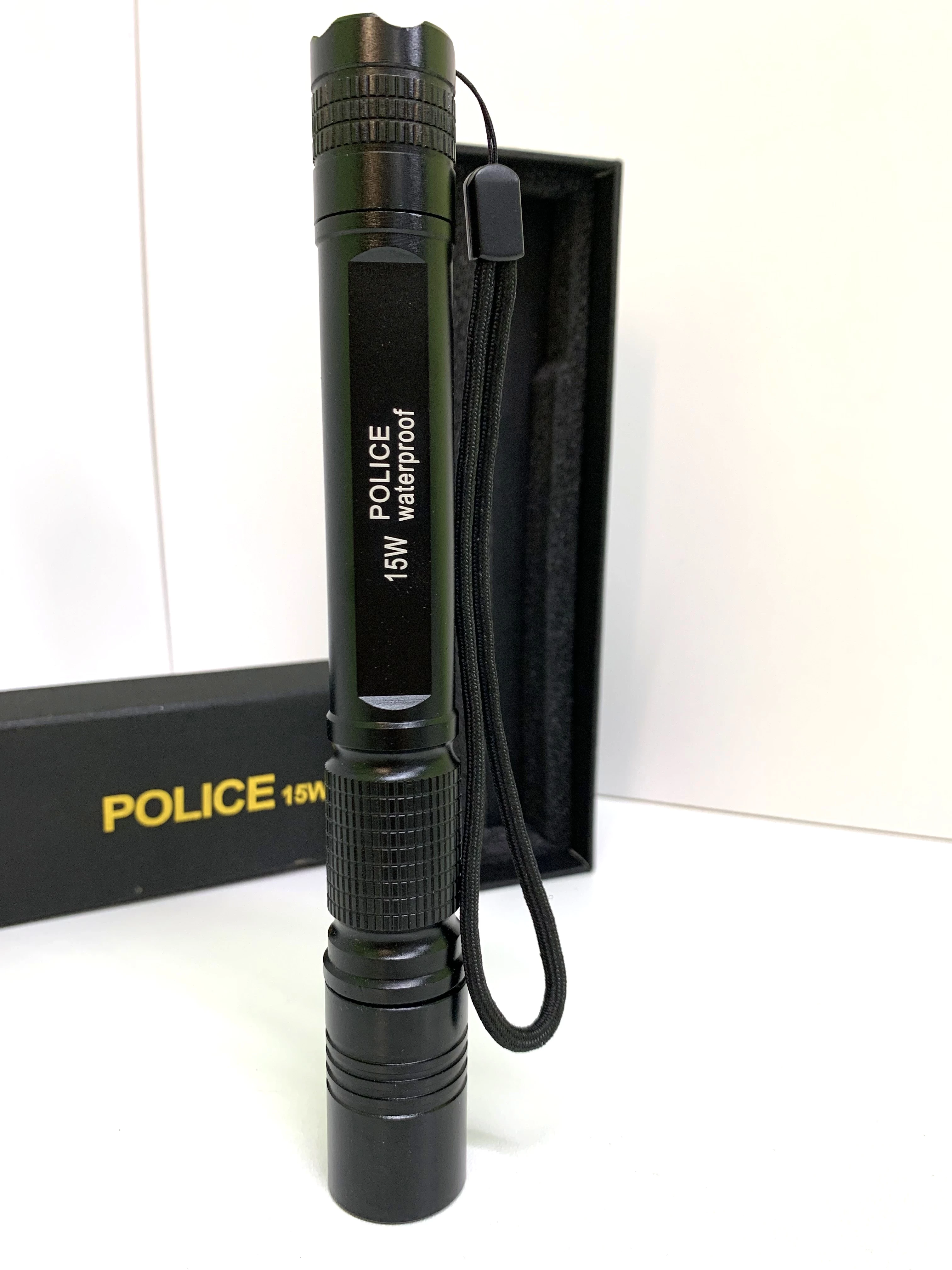 police-latarka-15w-stan-powystawowy