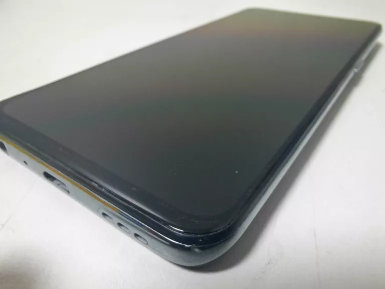 telefon-realme-gt-master-edition-6128-gb-przekatna-ekranu-643