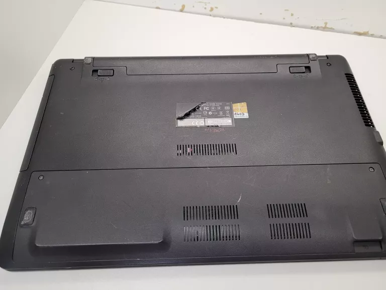 laptop-asus-x550-zasilacz-przekatna-ekranu-156