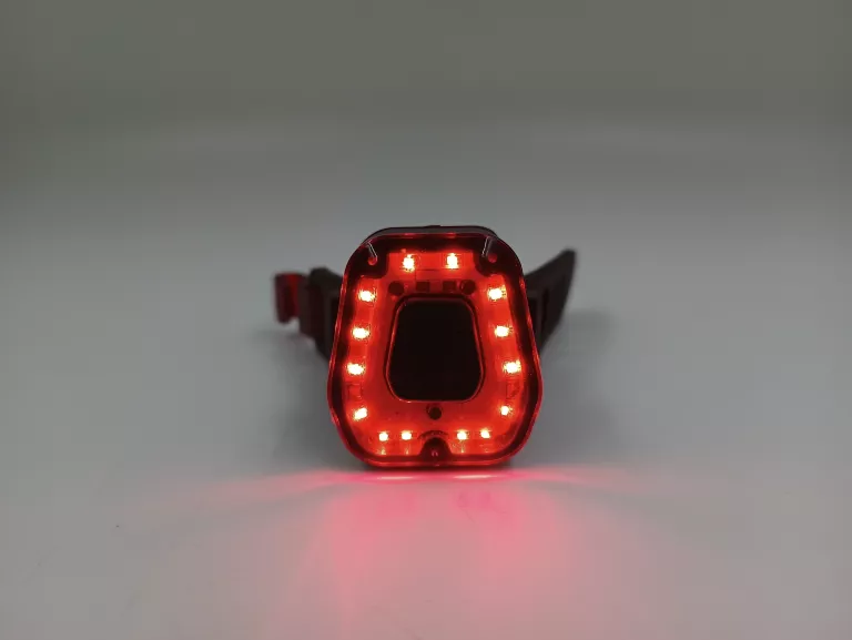 LAMPKA ROWEROWA TYLNA VA0048 VAYOX USB
