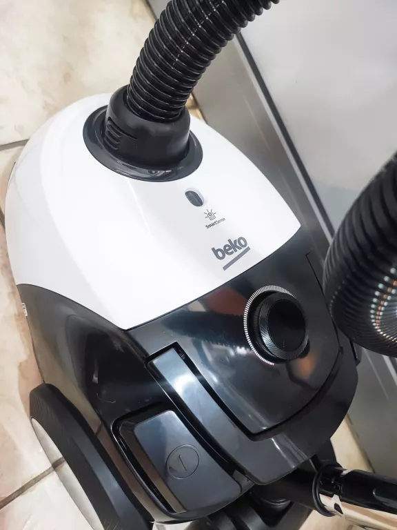 odkurzacz-workowy-beko-vcc34801aw-kolor-dominujacy-czarny