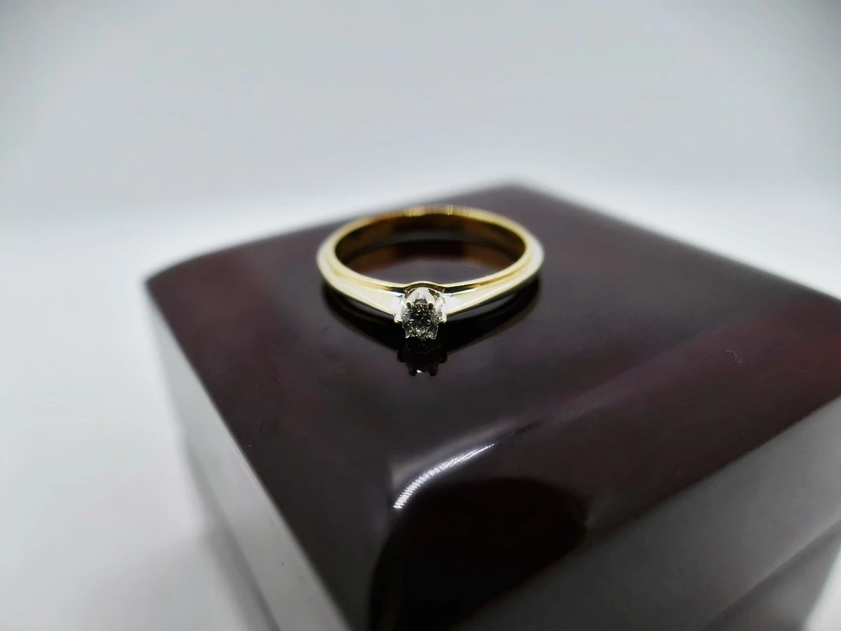 olsniewajacy-zloty-pierscionek-z-brylantem-585-r17-kolor-dominujacy-205826-225106