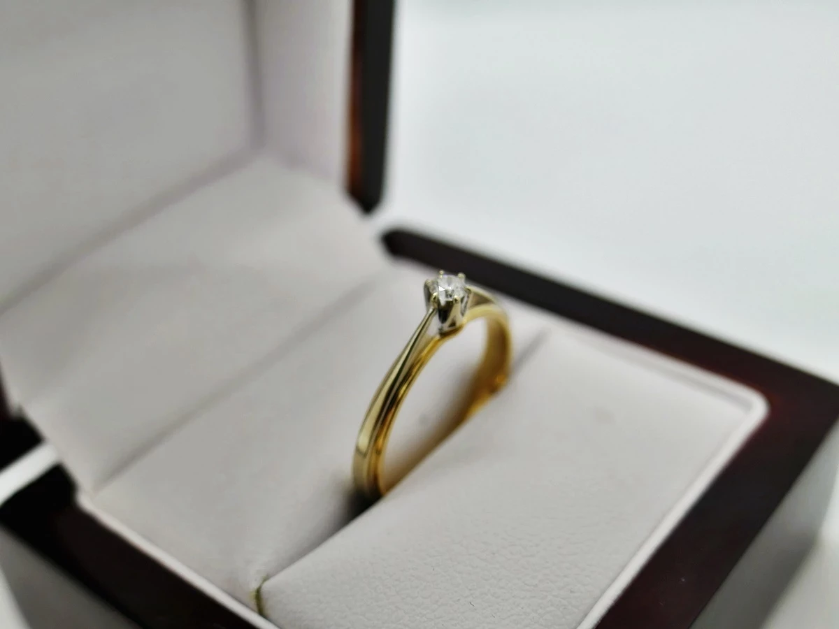 olsniewajacy-zloty-pierscionek-z-brylantem-585-r17-rodzaj-2205-2