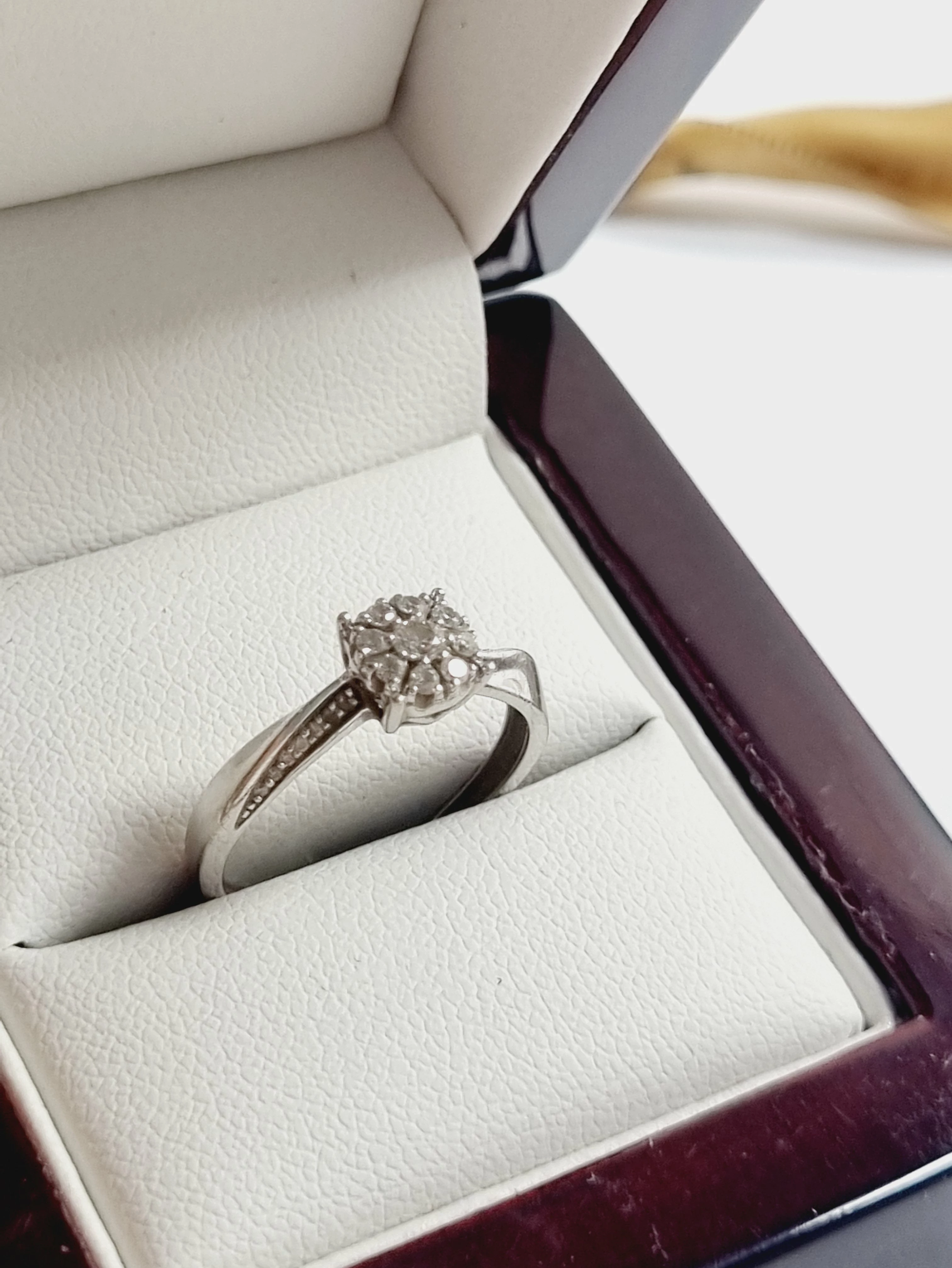 w-kruk-pierscionek-z-diamentami-w-206-585-pulawska-26-warszawa