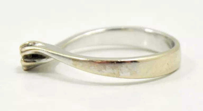 zloty-pierscionek-585-278-g-r-11-003ct-diament-rozmiarsrednica-wew-mm-372-11