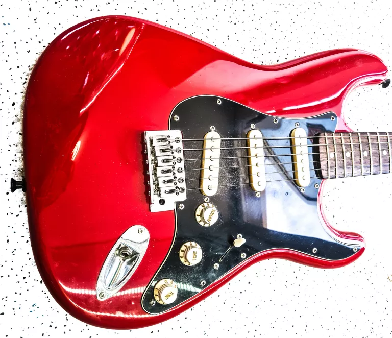 gitara-fender-stratocaster-kod-producenta-fender-stratcoaster