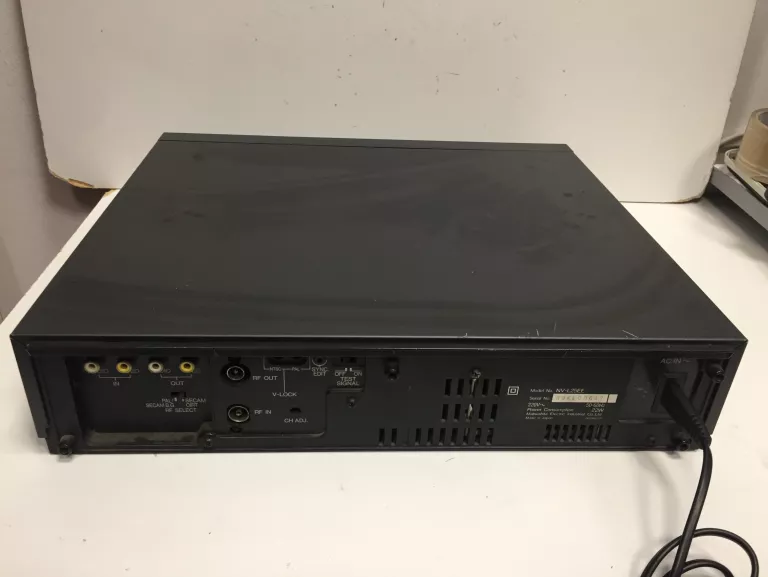 MAGNETOWID VHS PANASONIC NV-L25EE + KABLE + PILOT