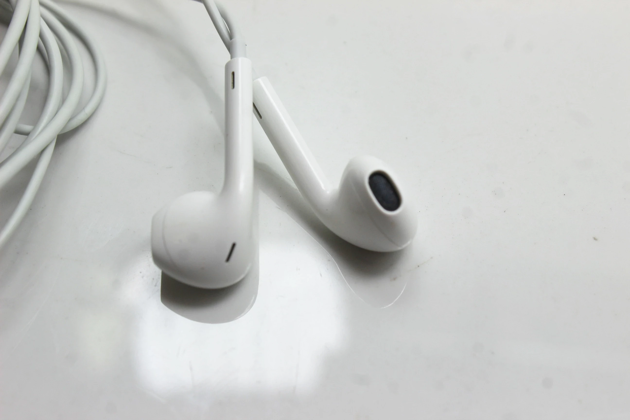 sluchawki-iphone-biale-jack-ean-gtin-5905601804932