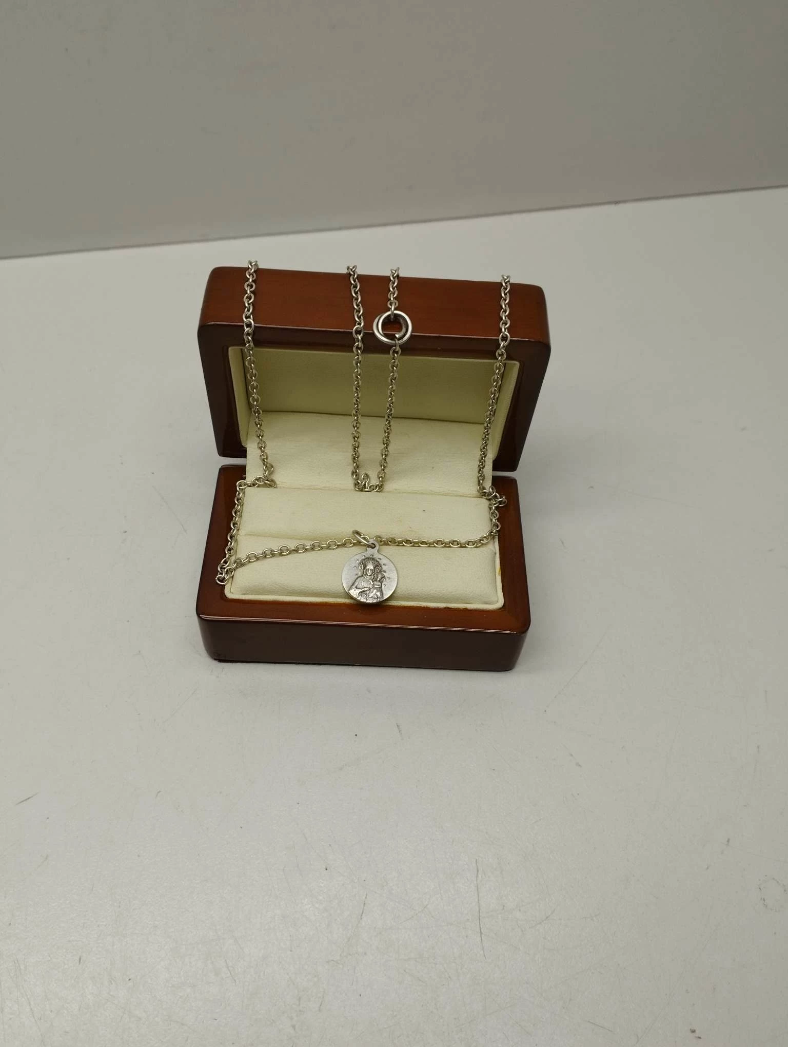 srebrny-lancuszek-z-zawieszka-925853-3-maja-9-lipno