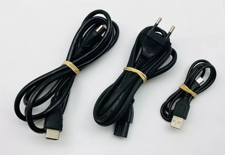 konsola-ps3-slim-cech-2504b-320gb-pad-liczba-kontrolerow-w-zestawie-1