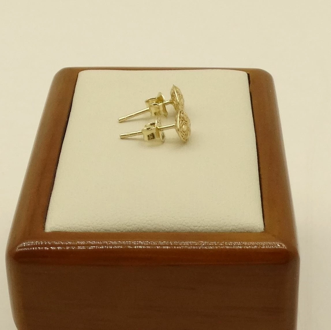 wyjatkowe-zlote-kolczyki-585-085g-rodzaj-wyrob-jubilerski